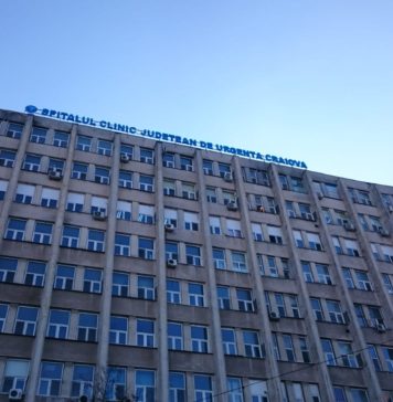 Un bărbat în vârstă de 48 de ani a făcut stop cardiac pe scările Spitalului Județean de Urgență Craiova