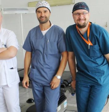 O echipă de medici specialişti în Chirurgie Orală şi Maxilo-Facială de la Spitalul Județean de Urgență Slatina a realizat, în premieră pentru spital, reconstrucția mandibulei unui pacient cu ajutorul tehnologiei 3D