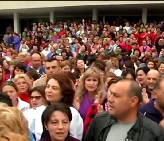 Protest spontan la SCJU Craiova-“Acordarea voucherelor de vacanță nu reprezintă o obligativitate ci un bonus. Eu trebuie să asigur în primul rând plata salariilor și desfăşurarea activității medicale la nivelul spitalului.”, a declarat managerul dr. Eugen Georgescu