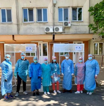 Tineri pentru tineri! Studentii ASFL si OSPEC au strans fonduri pentru a-i cumpara si dona materiale lui Radu Dutescu tanarul student care a construit o poarta de dezinfectie pentru personalul medical din resurse proprii