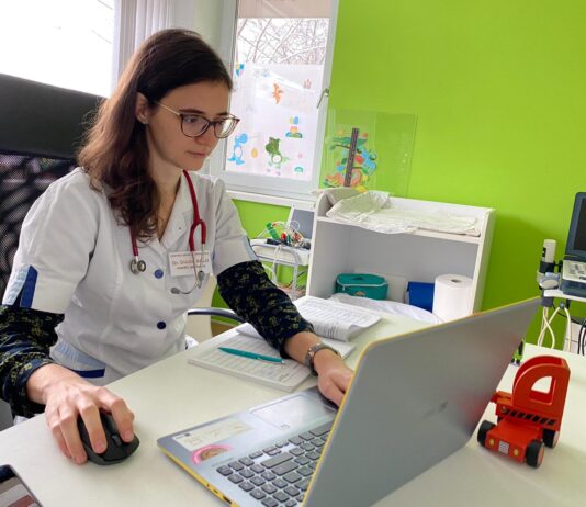 „Am ales sa fiu medic pediatru pentru ca am vrut sa am cei mai simpatici pacienti “, declara dr. Diana Belu – Centrul Medical Speranta