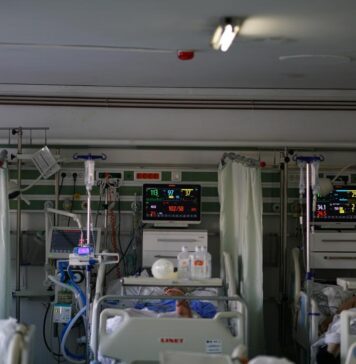 “Trebuie sa intelegem ca pierdem vieti din cauza infectiei cu Sars Cov 2.Pacientii ajung foarte tarziu la Spital. Pentru unii din pacate nu se mai poate face nimic”, declara managerul SCJU Craiova