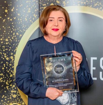 Dr.Leontina Surtea-directorul medical al Maternitatii MaDonna Maria din Craiova a primit distinctia: „Performanta in Medicina Materno-Fetala” la gala “I Succes”