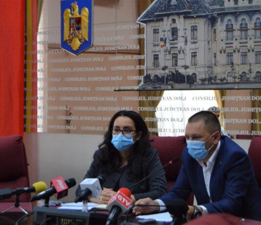 Modalitatea în care cetățenii pot solicita, obține sau depune documente care vizează cele mai importante servicii oferite de Consiliul Județean (CJ) Dolj a fost simplificată și eficientizată prin implementarea unui amplu proiect de digitalizare, astfel încât aceste operațiuni pot fi efectuate online, mult mai rapid și fără a implica deplasarea la sediul instituției.