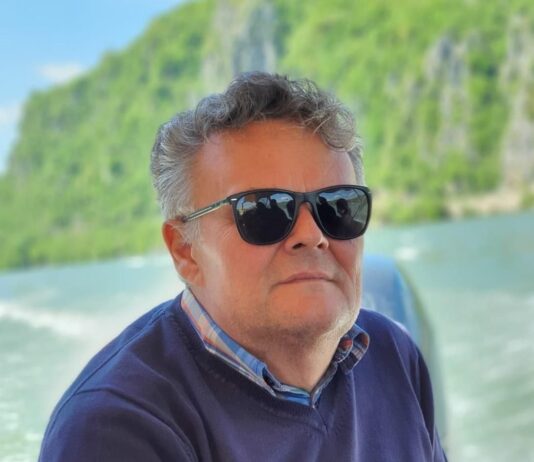 De la „consultație” la ”consultanță”, cale lungă, bani mulți!