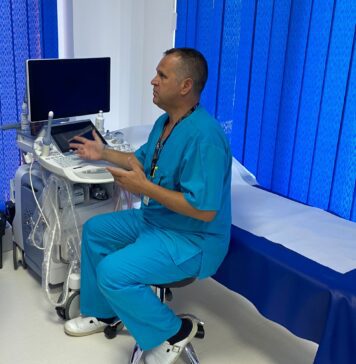 În cadrul Centrului Medical Phoenix Medicover, dr. Doru Bidileci- chirurg pediatru efectuează ecografii de șold la bebeluși